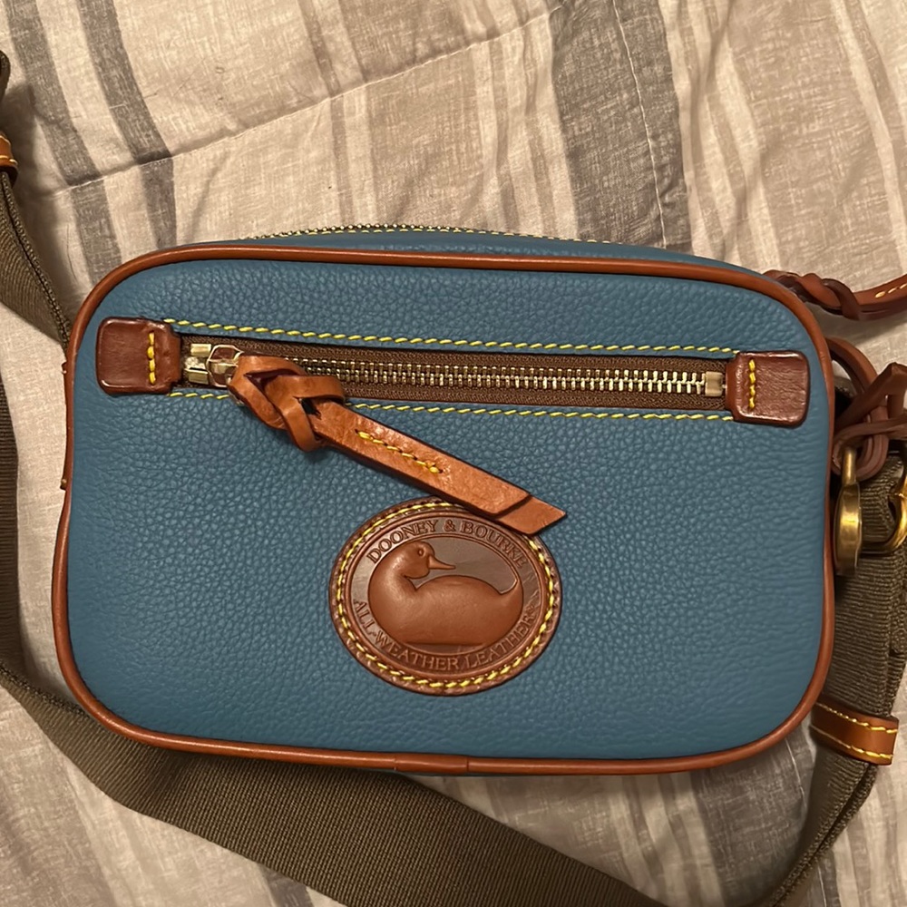 NWOT All Weather Leather Camera Bag